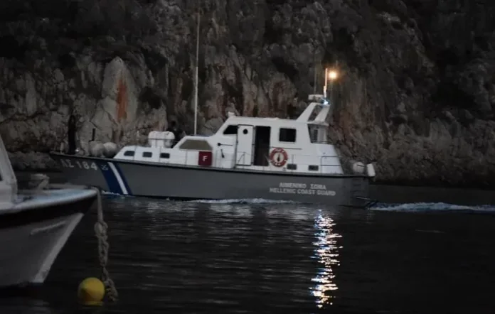 Συναγερμός! Επιβάτης πλοίου έπεσε στη θάλασσα