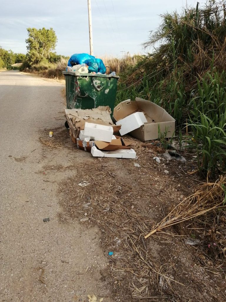 Απορρίμματα στο Δήμο Ανδραβίδας - Κυλλήνης. Μια εμπρηστική βόμβα έτοιμη να εκραγεί!