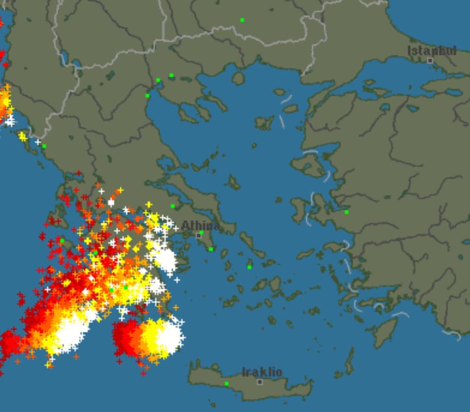 Ισχυρές καταιγίδες με κεραυνούς