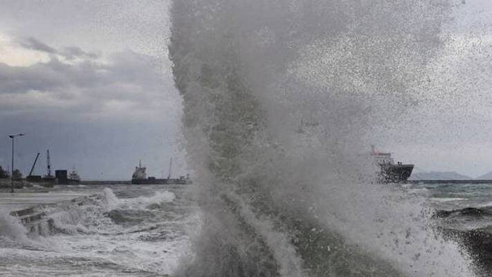 Την «άρπαξε» η θάλασσα