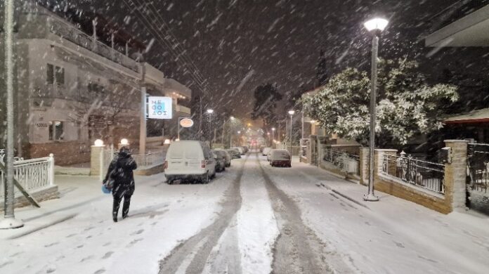 Επέλαση χιονιά, τσουχτερό κρύο