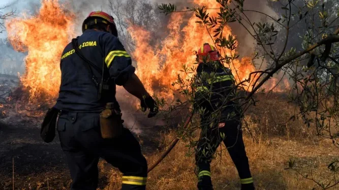 Πύρινη «κόλαση» στην Κάρυστο