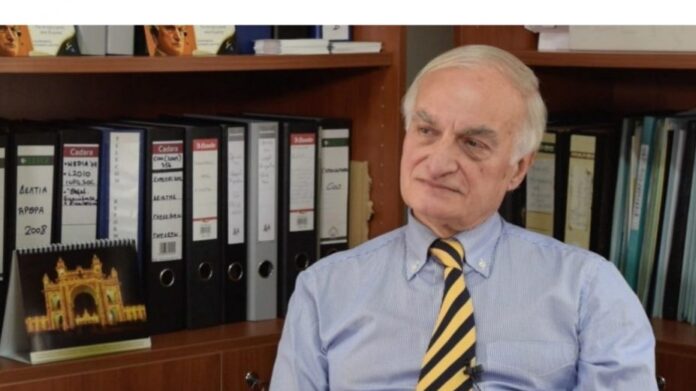 Μανώλης Μαυρομμάτης Από κατσαρόλα σε αναμμένο μάτι η φωτιά