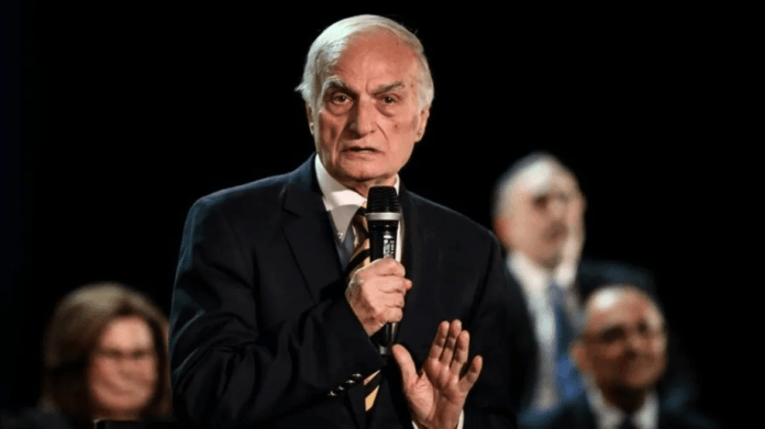 Δύσκολες ώρες για τον Μανώλη Μαυρομμάτη