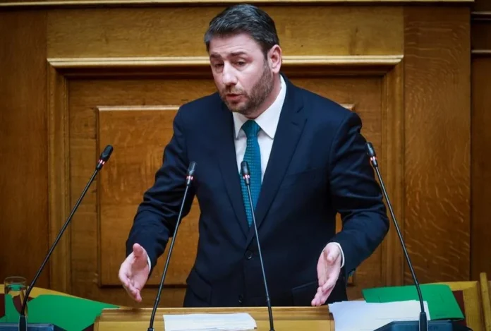 Ο Ανδρουλάκης καλεί την αντιπολίτευση σε πρόταση δυσπιστίας κατά της κυβέρνησης για τα Τέμπη