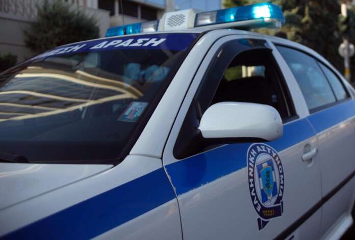 Δημοτικός σύμβουλος ρίχνει ...κουτουλιά σε αντιδήμαρχο και εξαφανίζεται!