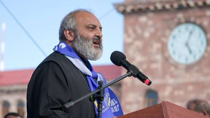 Ο αρχιεπίσκοπος Μ.Γκαλστανιάν υποψήφιος πρωθυπουργός Αρμενίας