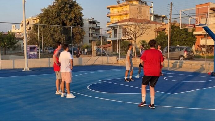 Γήπεδα μπάσκετ και τένις στην Αγία Βαρβάρα