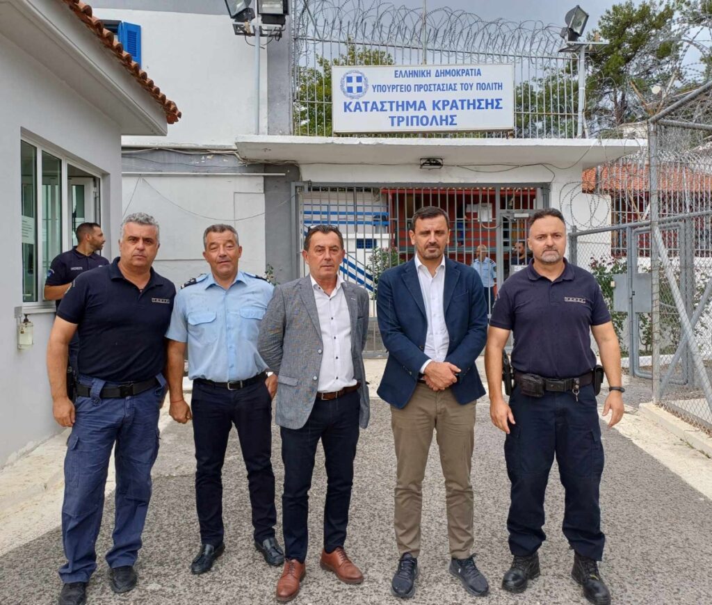 στην τρίπολη ο υφυπουργός προστασίας του πολίτη ανδρέας νικολακόπουλος