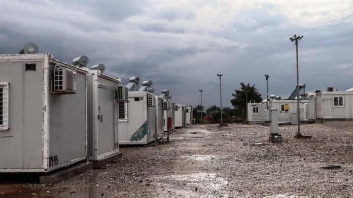 Φρίκη στη δομή Μαλακάσας από διεστραμμένους