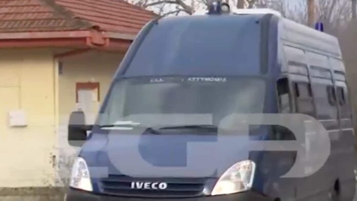 Ο αστυνομικός της Βουλής έφτασε στις φυλακές Τρίπολης