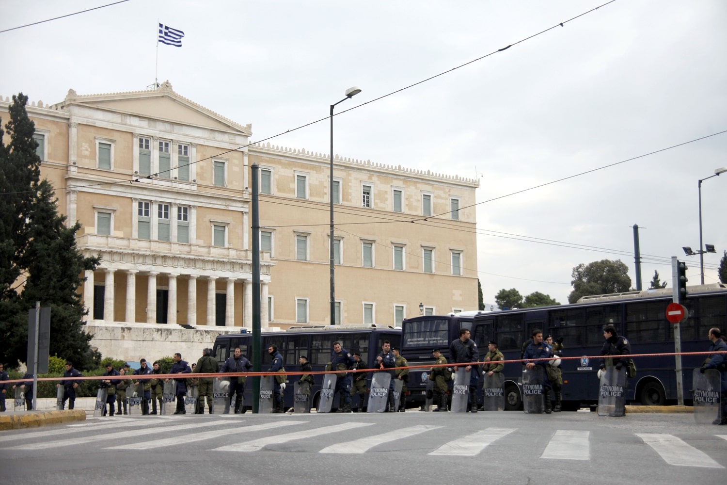 elas metra asfaleias syntagma mat