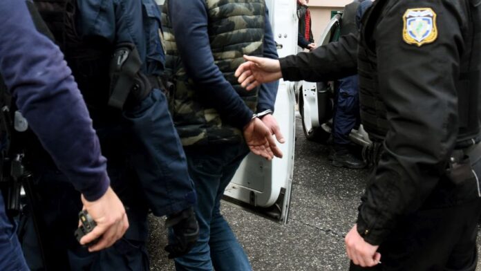 Διατάχτηκε η σύλληψη άνδρα στην Γαστούνη