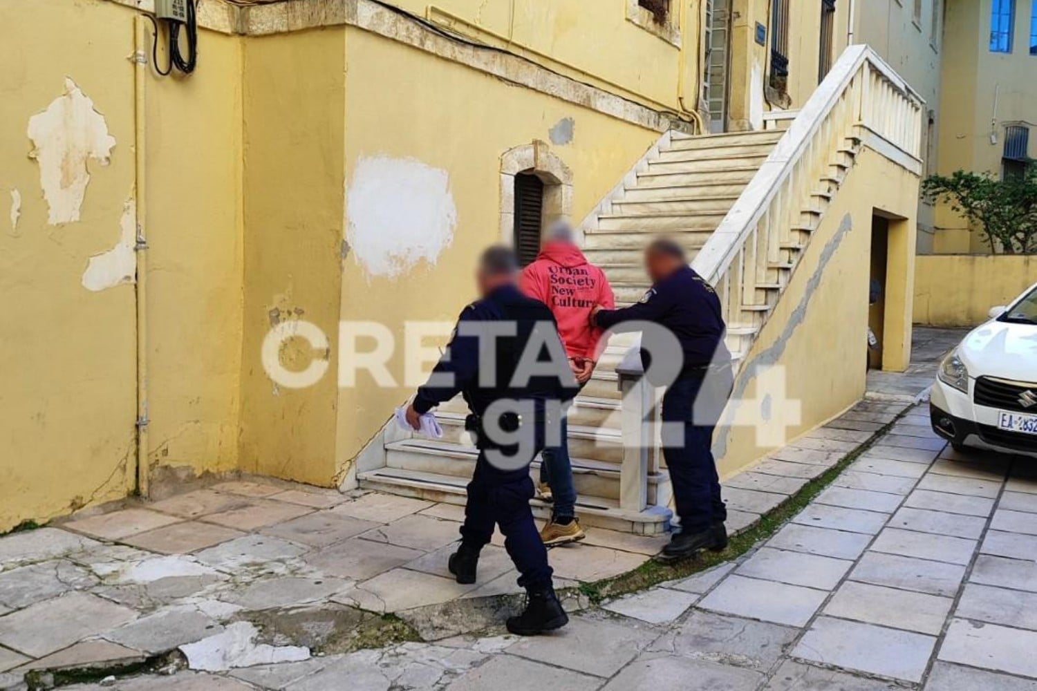 xania 45xronos troxaio 12 1 25