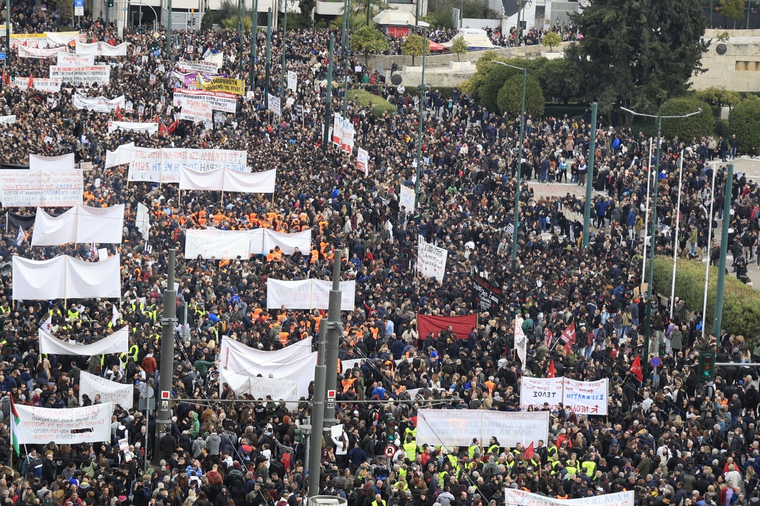 tempi syntagma 28 2 25