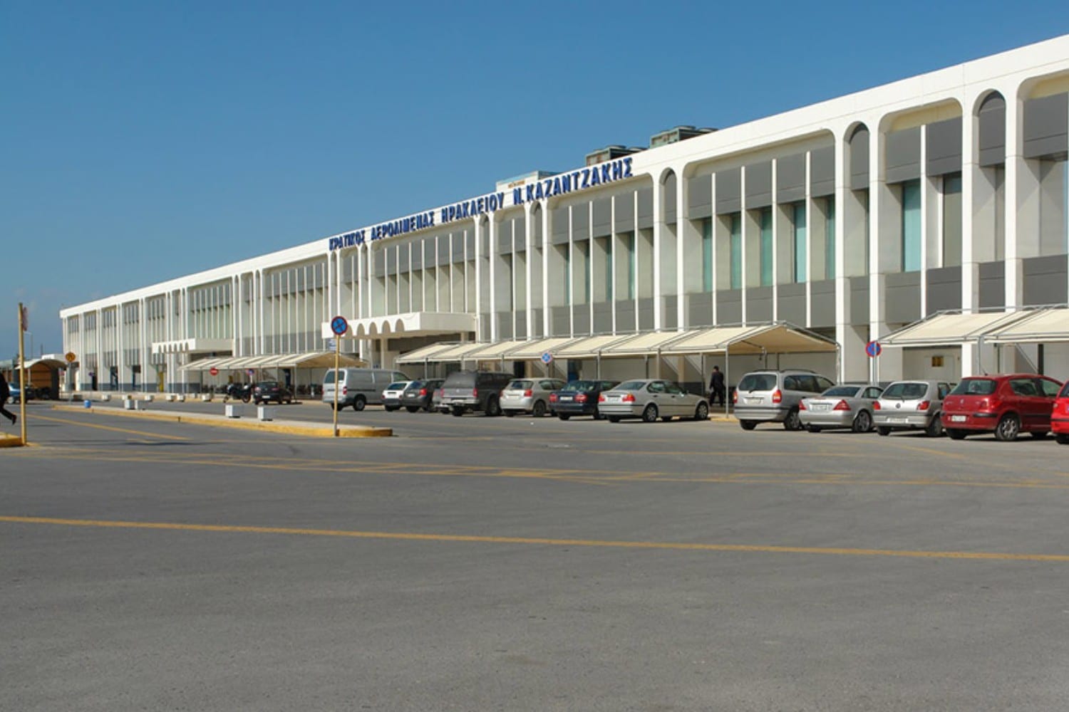 irakleio aerodromio 10 4 25