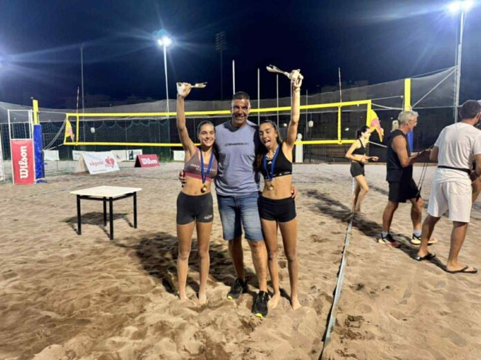 Πρωταθλήτριες Πελοποννήσου στο Beach Volley Κ17 οι αδελφές Τσούμα