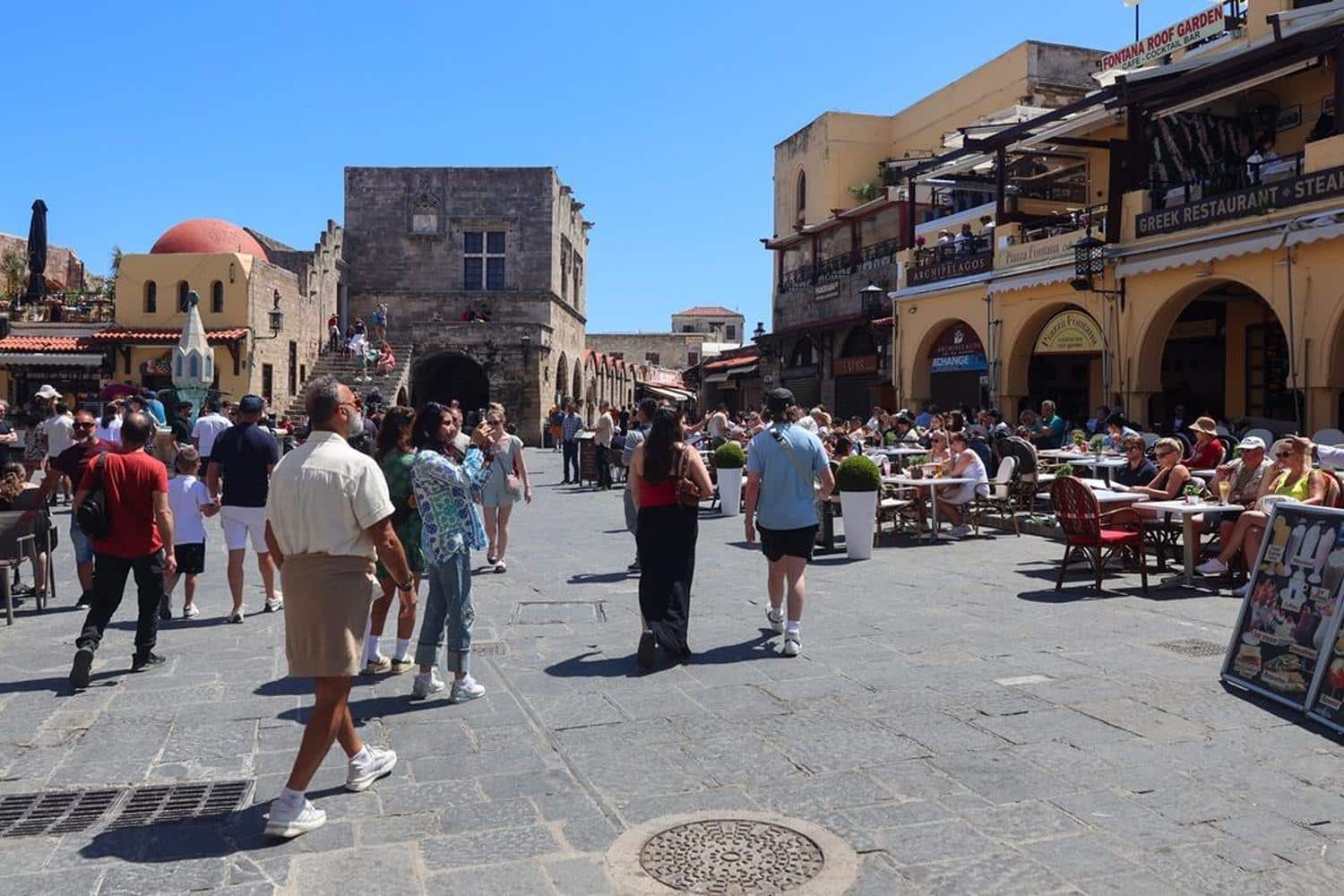 rodos synelifthi 20xronos allodapos me tin katigoria tou viasmou 12 7 25