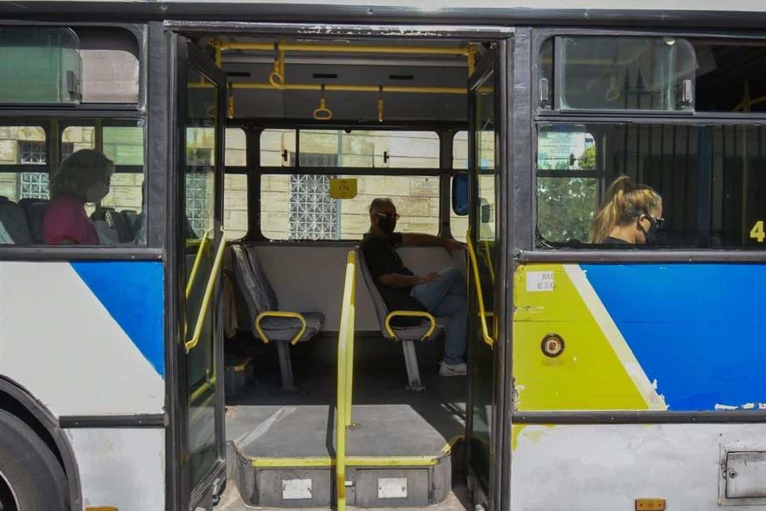 menidi leoforeio epese se psistaria o odigos xechase na travixei to cheirofreno 23 7 25