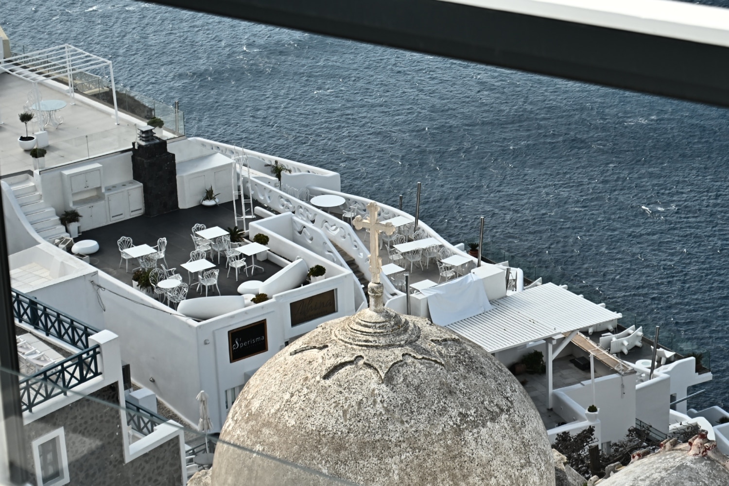 santorini 8 2 3