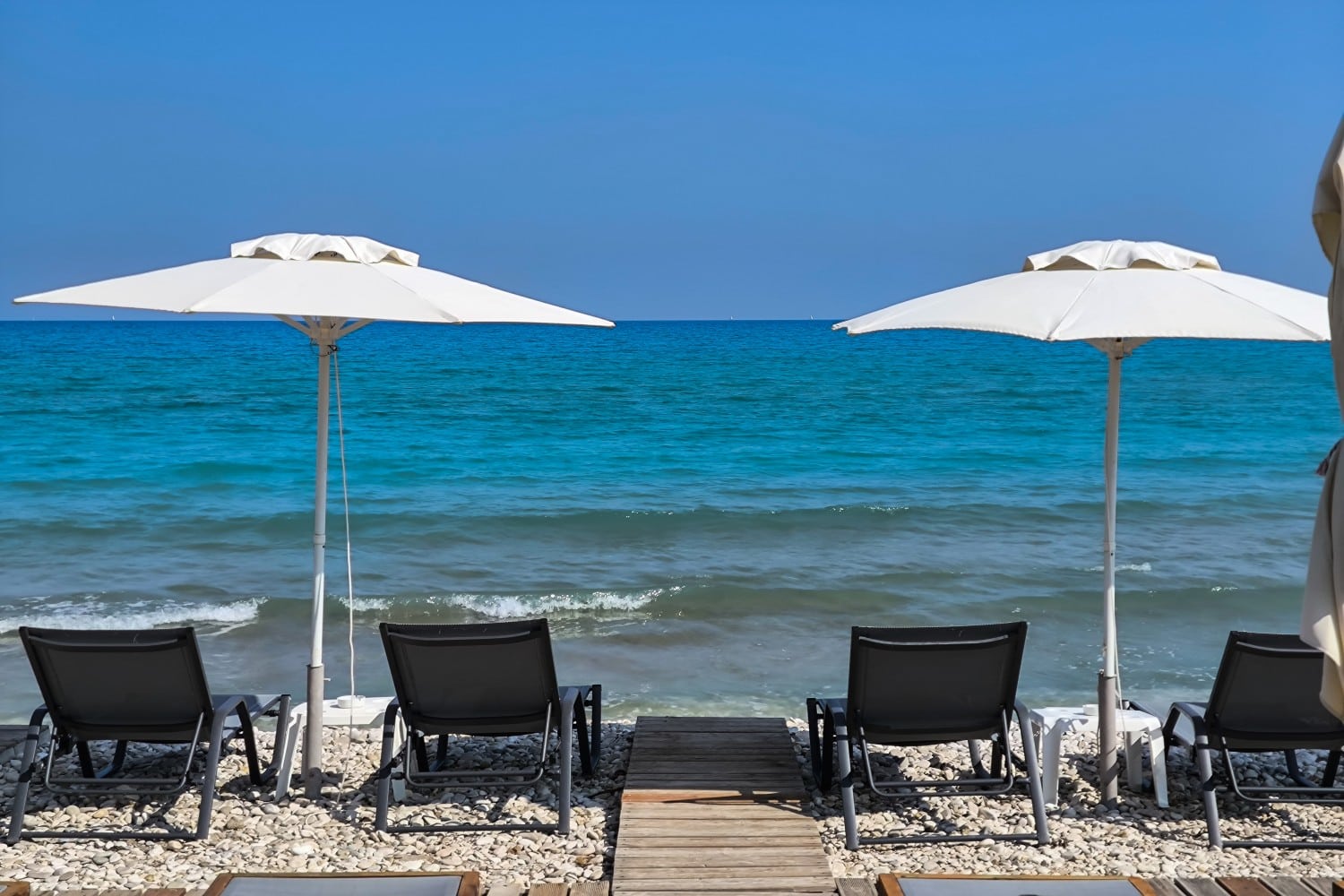 xaplostres paralia thalassa 21 6 2025