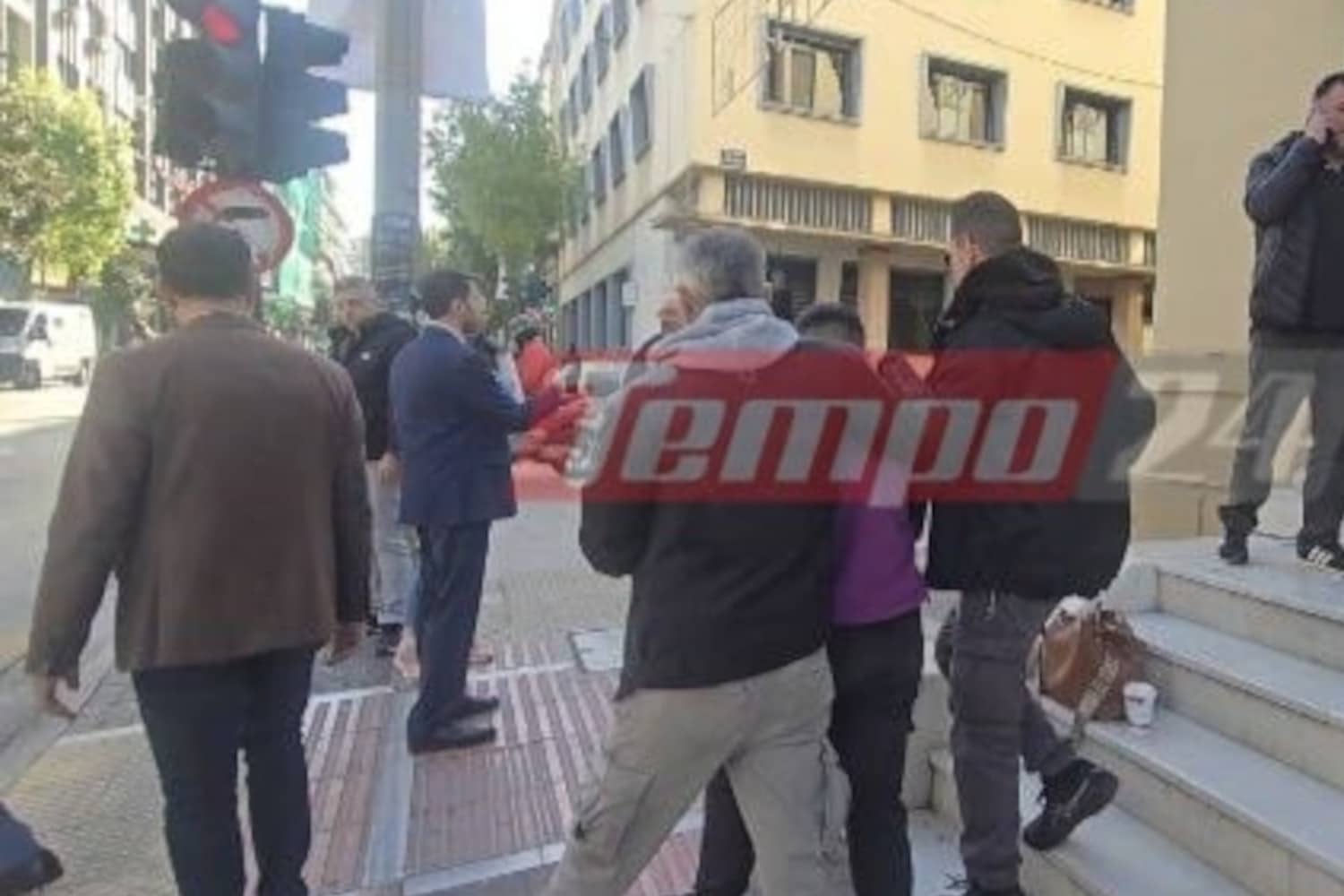 patra 16xronos viasmos 24 11