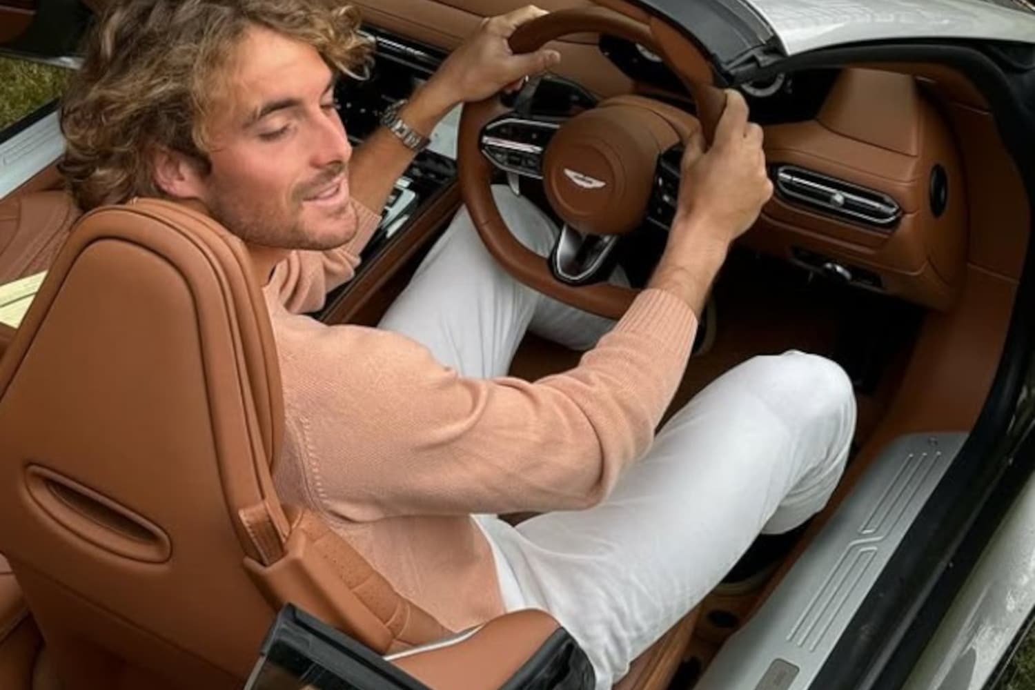 tsitsipas aston martin 12 12