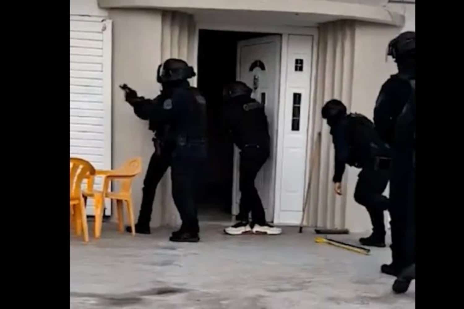 nea peramos elas epixeirisi 18 2 26
