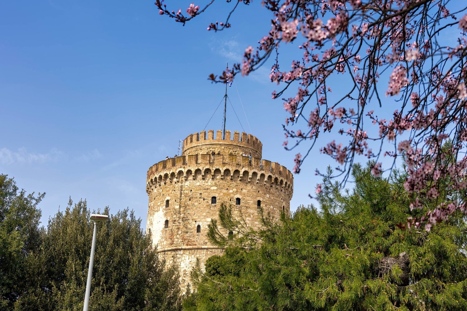 leykos pyrgos thessaloniki 24 8 2025