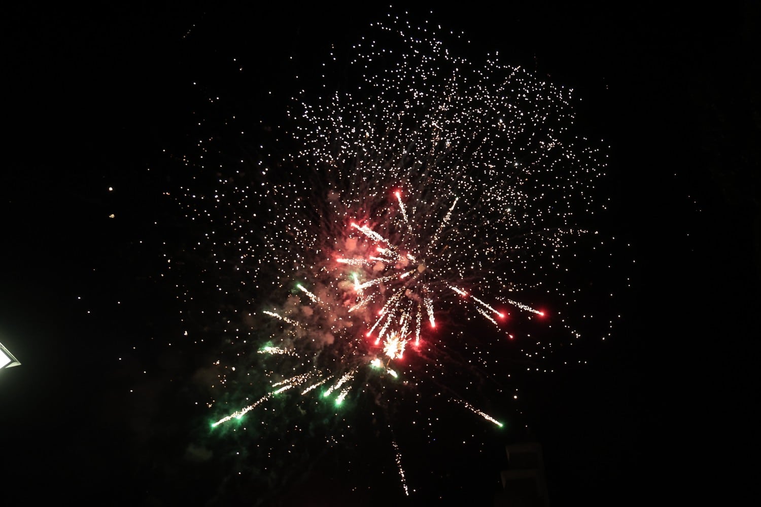 pyrotexnimata 12 4 2026