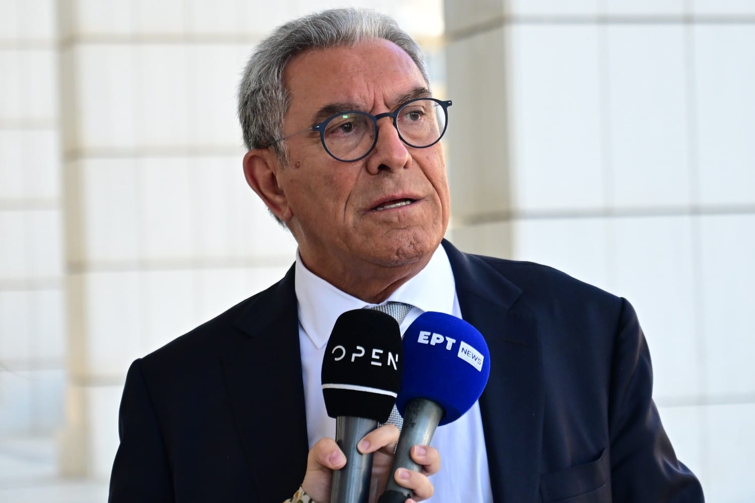 vasilis kapernaros 2 4 26