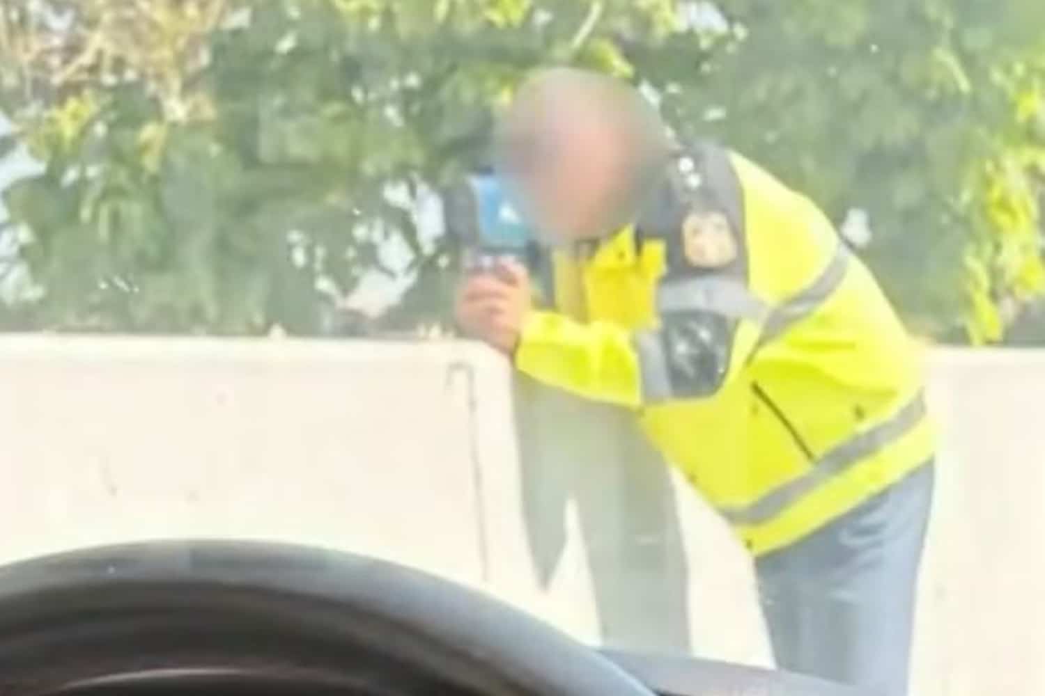 astinomikos attiki odos aristeri lorida 15 5