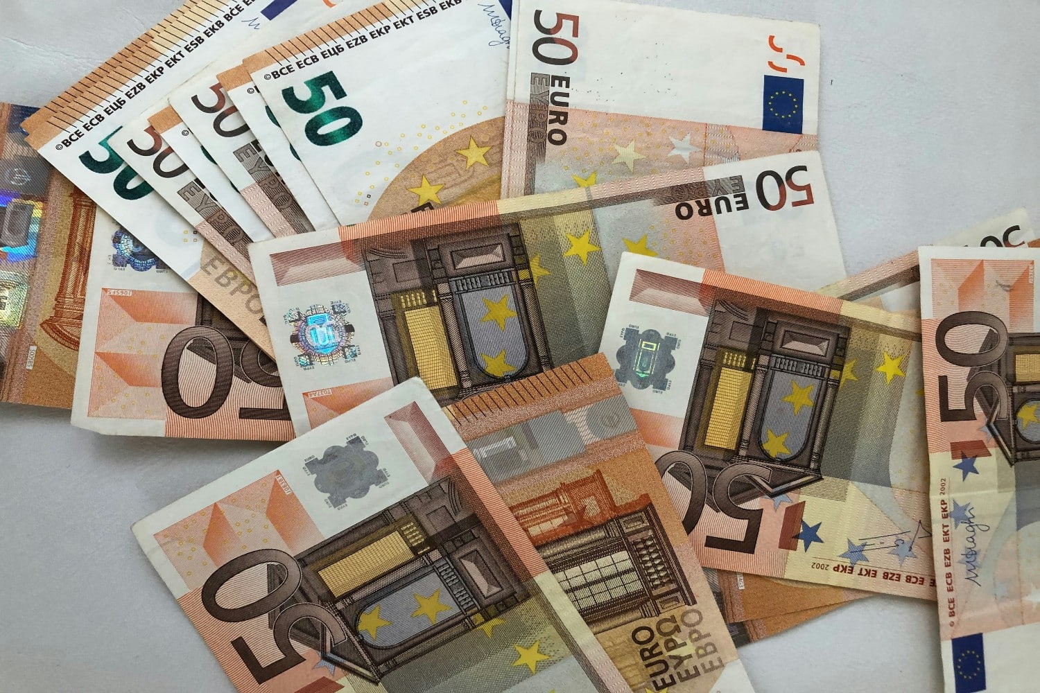lefta xrimata euro money 13 7 2025