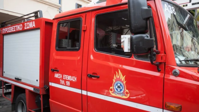Πάτρα: Μήνυμα 112 για τη φωτιά στην πρώην Pirelli – «Επικίνδυνοι καπνοί» στη Λεύκα