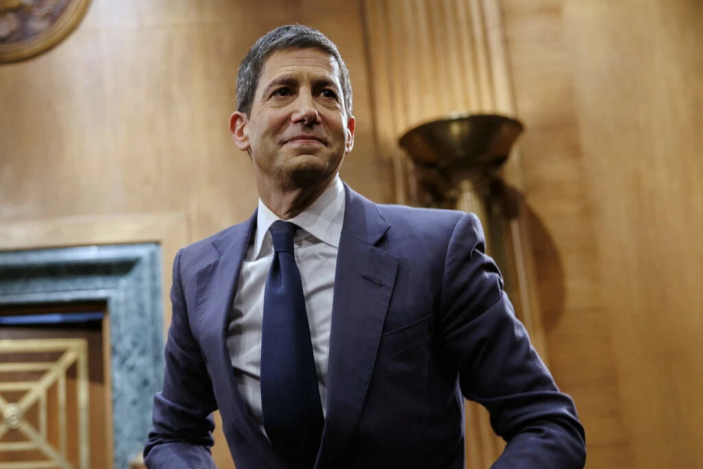 ΗΠΑ: Νέος πρόεδρος της Fed η επιλογή του Τραμπ, Κέβιν Γουόρς Κέβιν Γουόρς