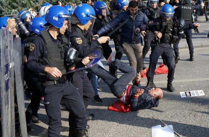 Ολλανδία: Άγριο ξύλο σε όσους αντιδρούν στους λαθρομετανάστες(βίντεο)
