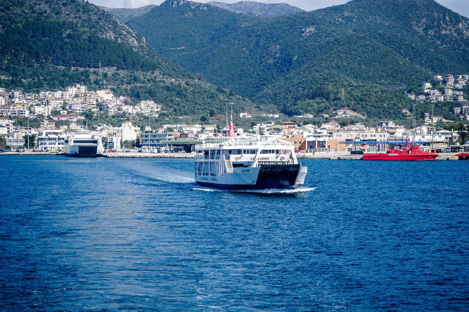 ploio limani igoumenitsa 7 4 2026