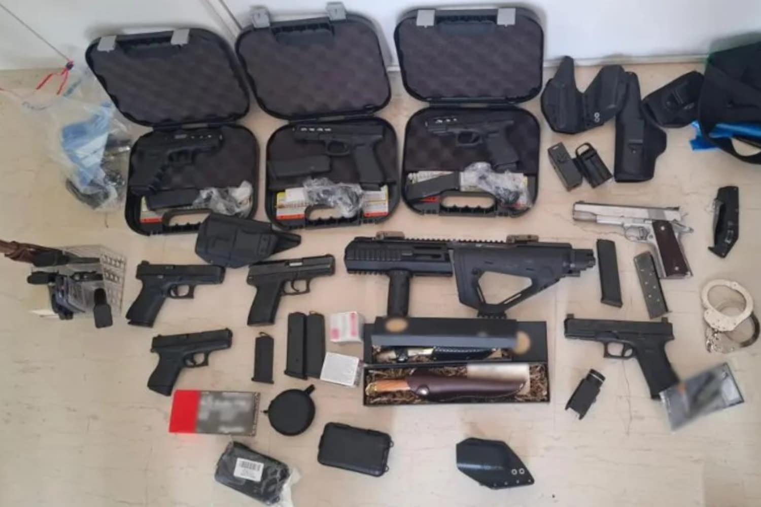 zakynthos elliniko fbi 12 6