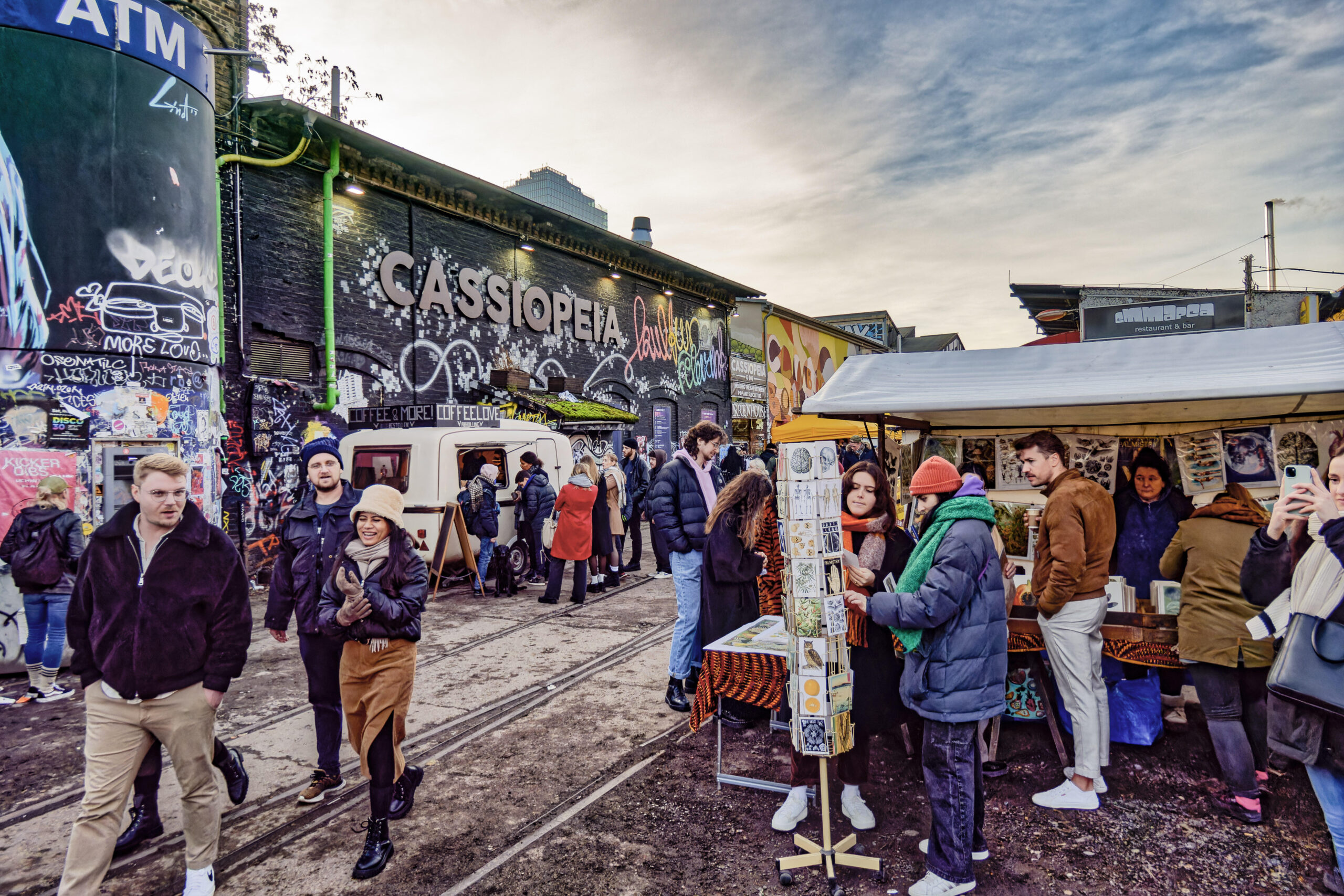 Auf dem Berliner RAW-Gelände befinden sich diverse Clubs und Bars. Gleichzeitig ist es ein Hotspot des Drogenmarktes.
