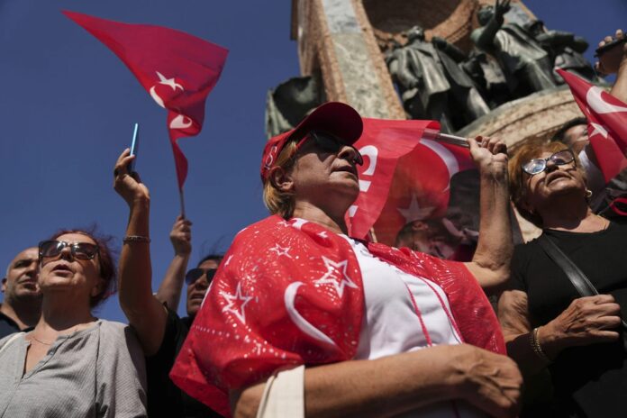 Τουρκία: Εντείνονται οι εσωτερικές διαμάχες στο CHP